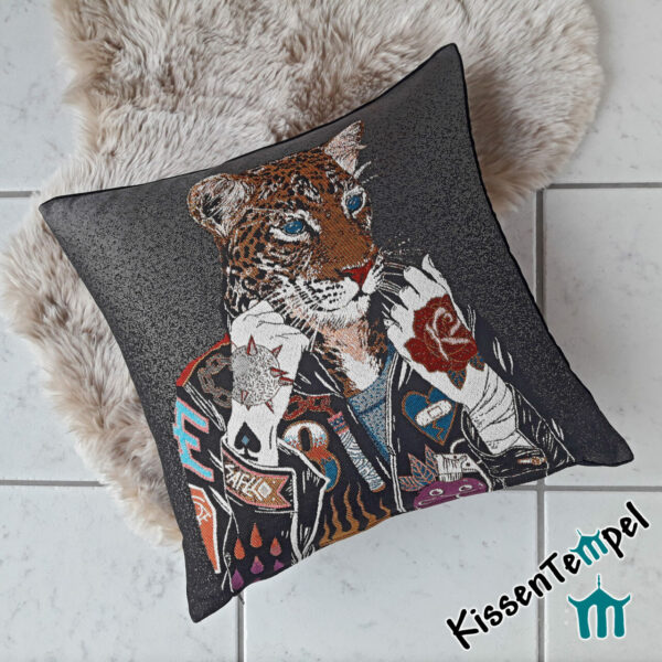 Designer-Kissen >Crazy Leo< 45x45cm 18x18" Leopard, Animal Print, Tierdruck. Künstlerisches modernes Design