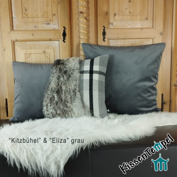 Chalet-Luxuskissen "Kitzbühel" mit Hasenfell mit grauem SamtKissen