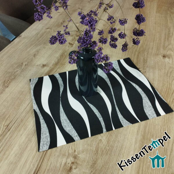 Modernes Tischdeckchen "Savanne" Zebra-Design in schwarz/weiß