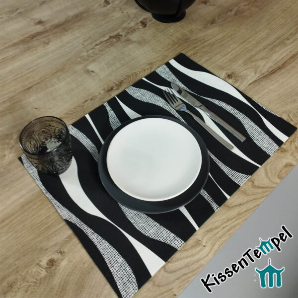 Modernes TischSet "Savanne" Zebra-Design in schwarz/weiß