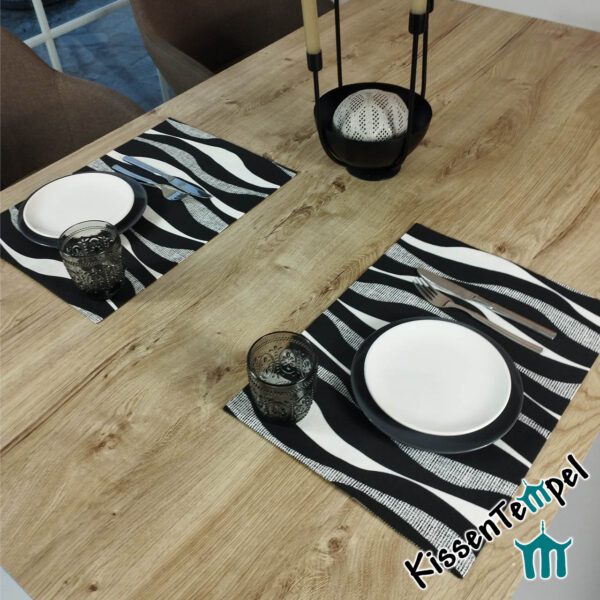 Modernes TischSet "Savanne" Zebra-Design in schwarz/weiß