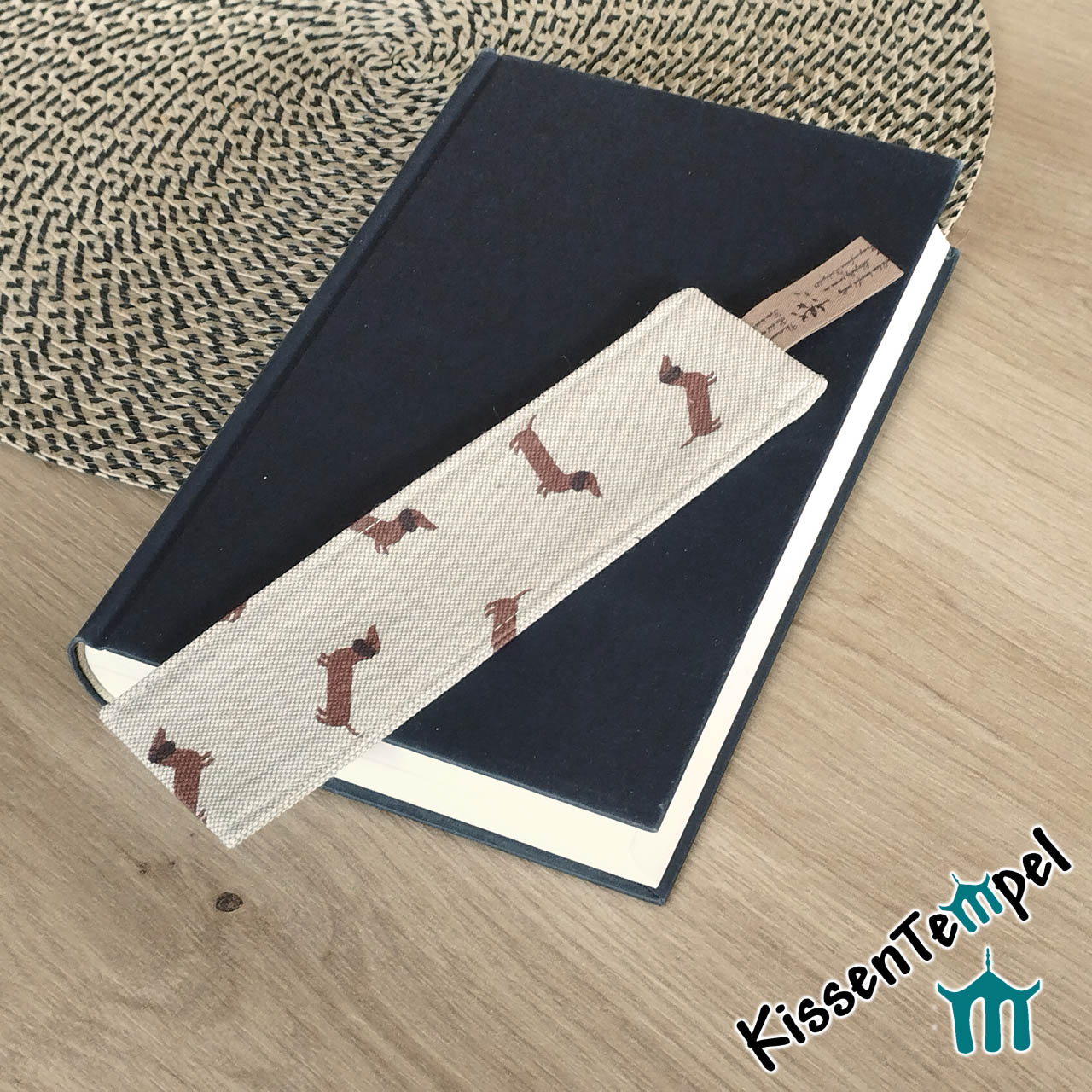 Handgenähtes Lesezeichen "Dackel" | KissenTempel