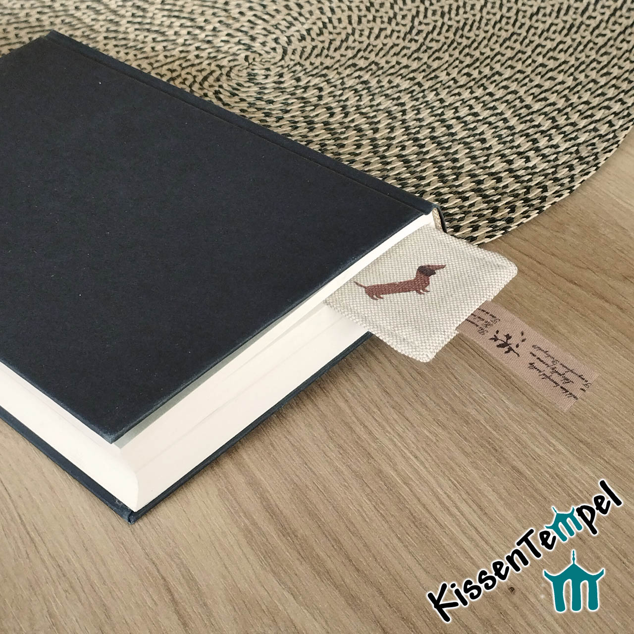 Handgenähtes Lesezeichen "Dackel" | KissenTempel